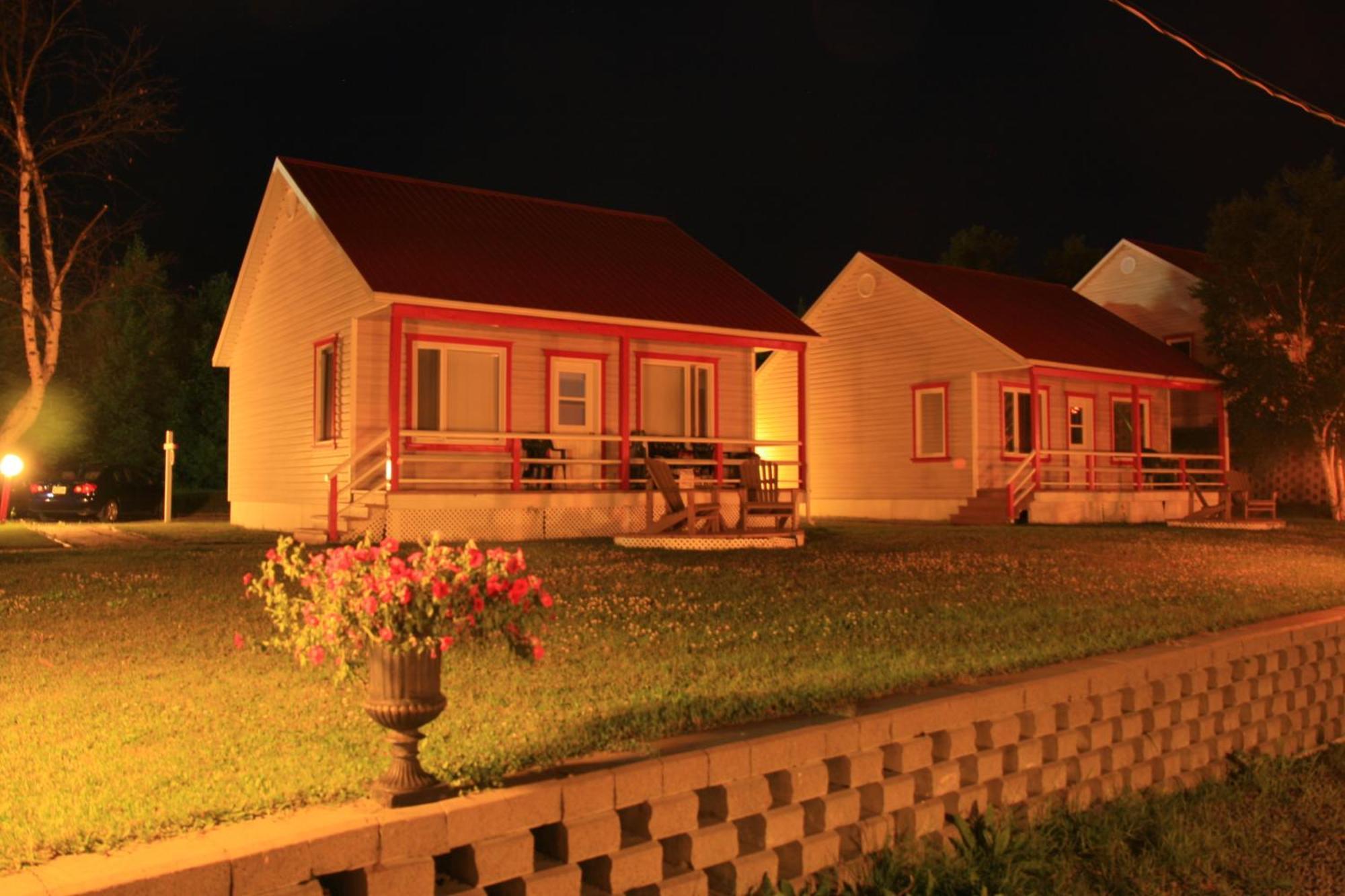 Motel Et Chalets Bo-Fleuve Evangeline Saint-Siméon Quarto foto