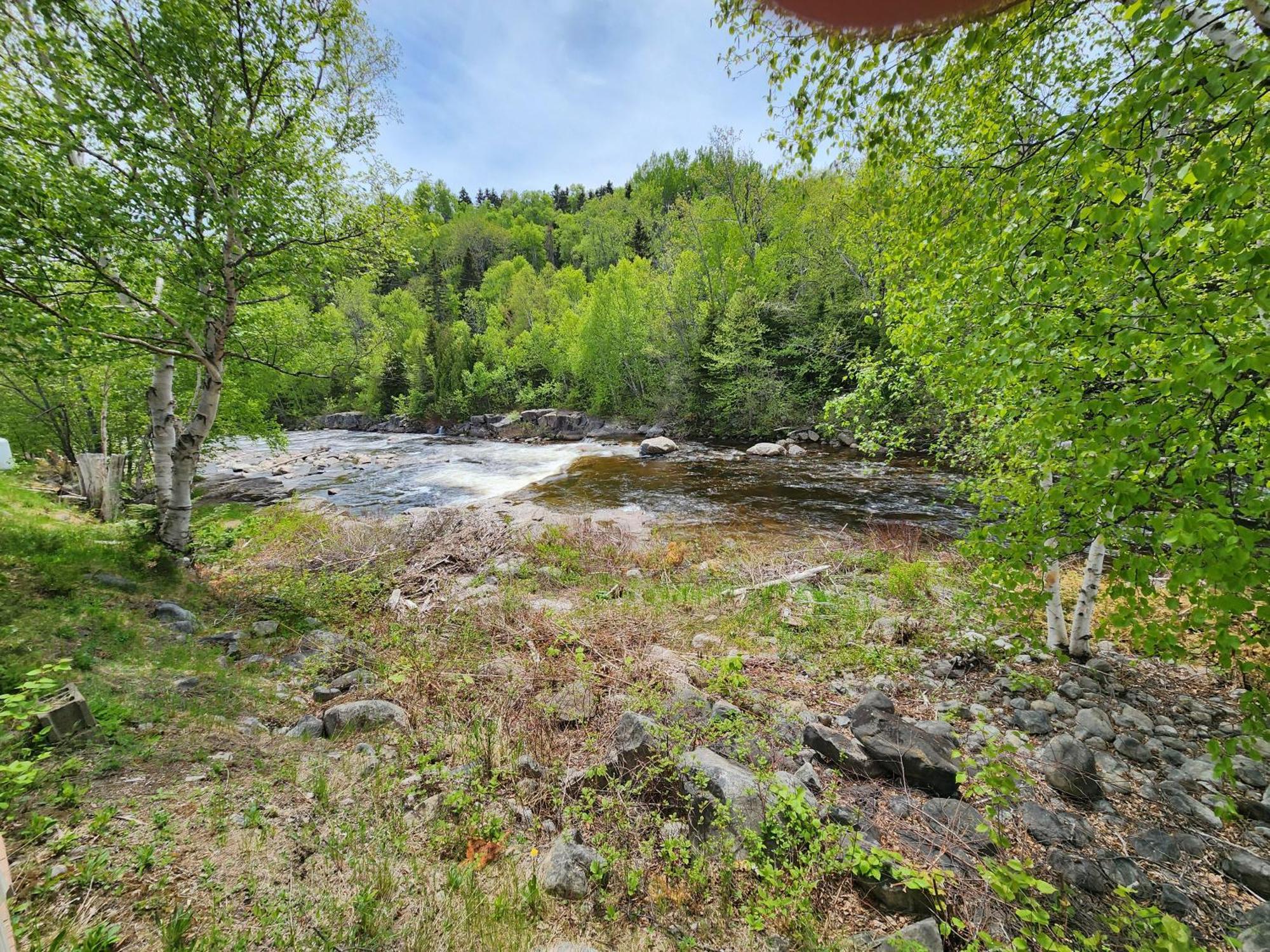 Motel Et Chalets Bo-Fleuve Evangeline Saint-Siméon Exterior foto