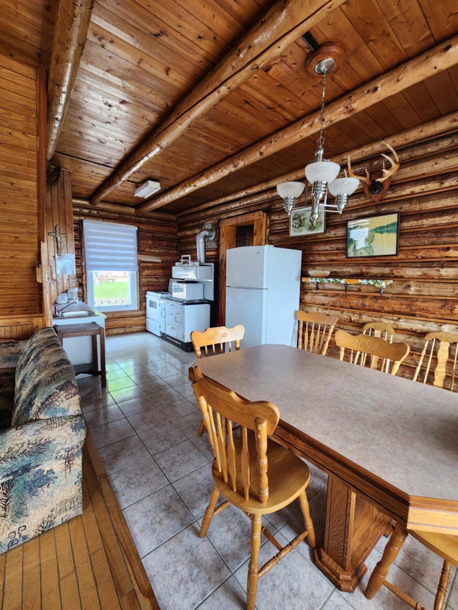 Motel Et Chalets Bo-Fleuve Evangeline Saint-Siméon Exterior foto